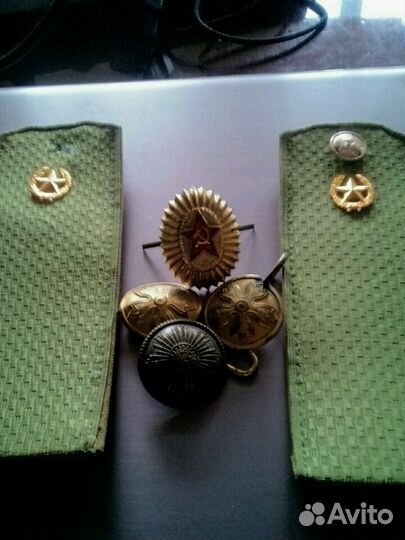 Пуговицы-погоны военных