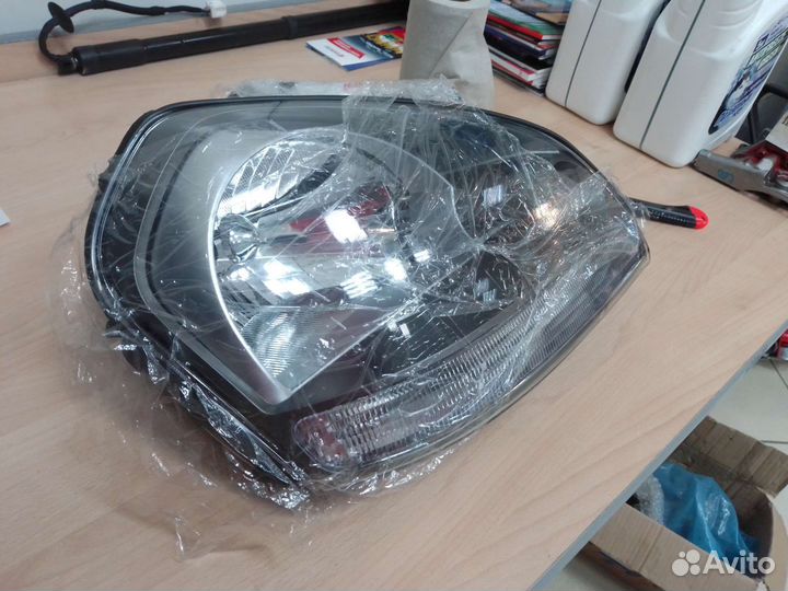 Фара Hyundai tucson 1