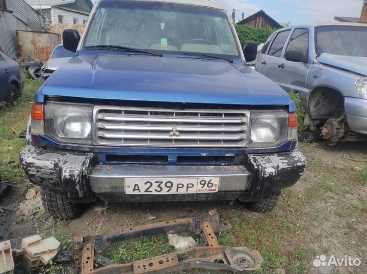 На разбор митсубиси паджеро