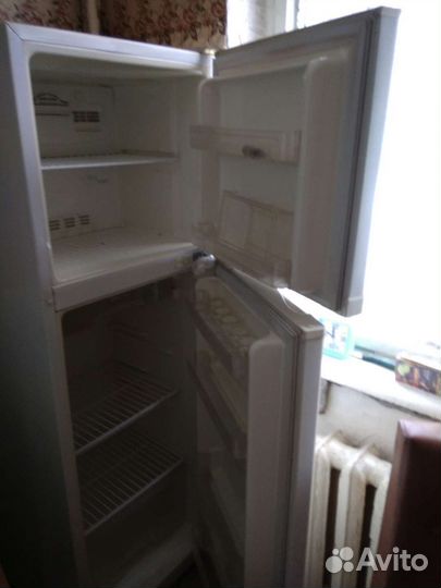 Холодильник Daewoo FR2701