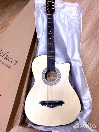 Акустическая гитара