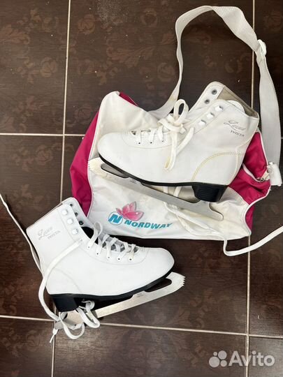 Коньки женские Larsen Wista