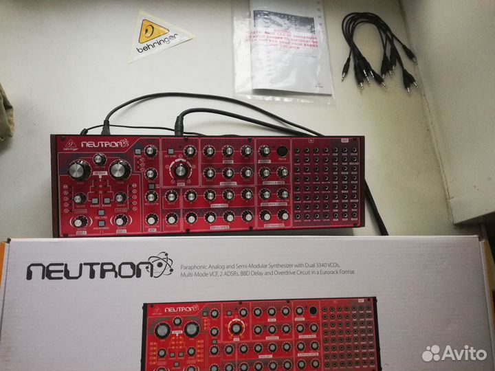 Аналоговый синтезатор Behringer Neutron
