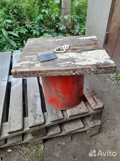 Журнальный столик в стиле лофт