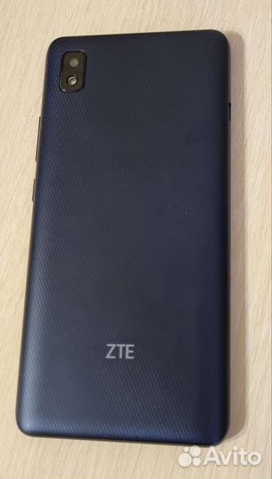 Смартфон ZTE Blade L210
