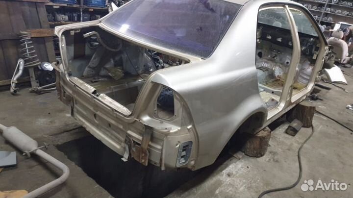 Крыло заднее правое Джилли Отака четверть