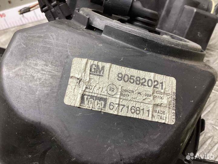 Фара левая Opel Zafira A