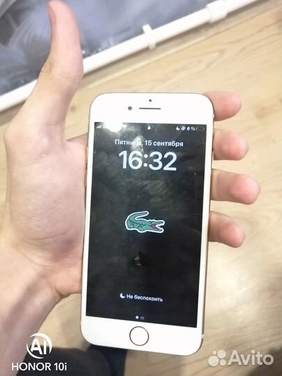 iPhone 8, 64 ГБ