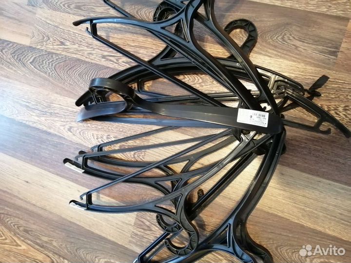 Плечики (вешалки) для одежды