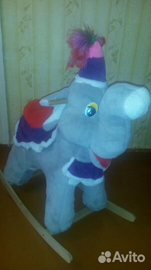 Слон-качалка