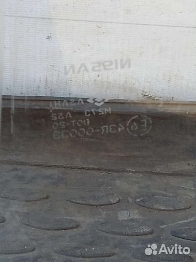 Стекло заднее правое Nissan Maxima J30