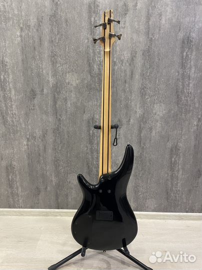 Бас-гитара Ibanez SR300