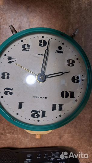 Будильник Янтарь СССР