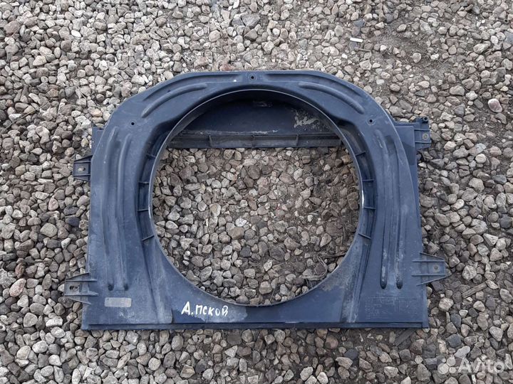 Диффузор радиатора Фольксваген лт 2 LT 2