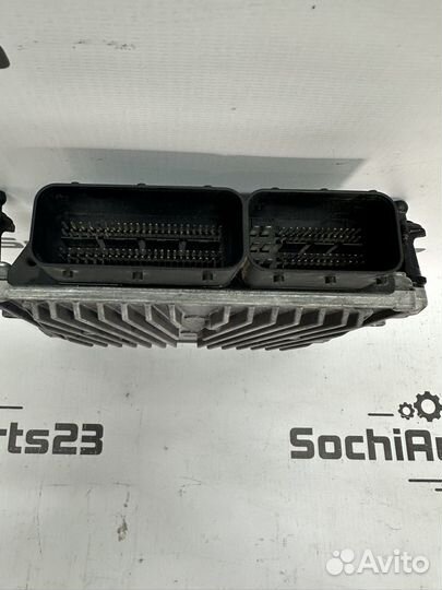 Блок управления двигателем Mercedes S221 M272