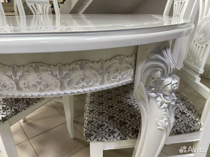 Кухонный стол раскладной белый