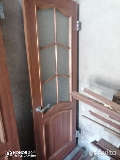 Двери межкомнатные с коробкой бу 2шт