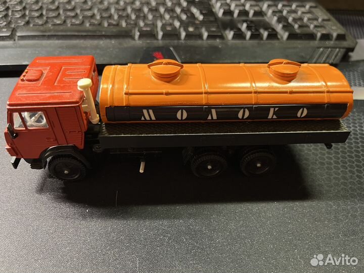 Коллекционная Модель Камаз- 53212 Молоковоз, 1/43