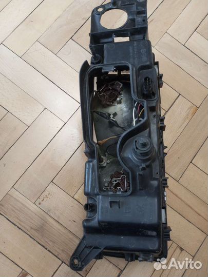 Фары основные, узкие га Volvo s 90 960