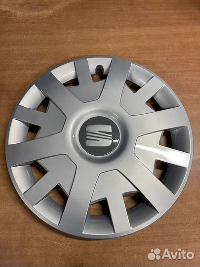 Колпак колеса seat 6J0601147B 6L9