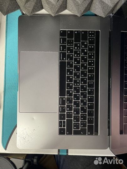Macbook Pro 15 2018 i7 16gb 256gb