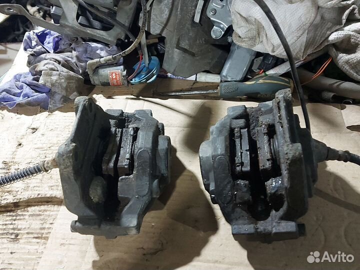 Супорт задний тормозной Мерседес 215, 220