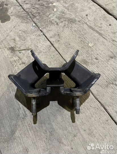 Подушка МКПП Ra63