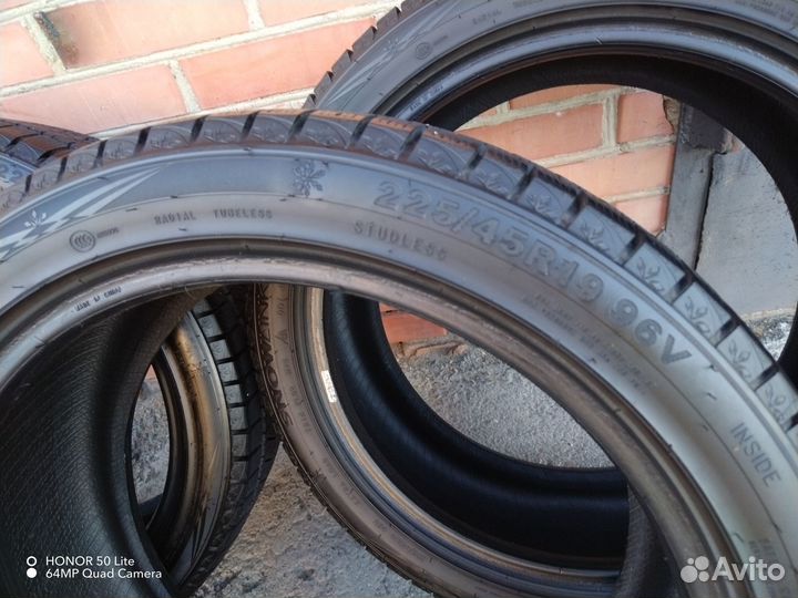 Triangle PL02 225/45 R19