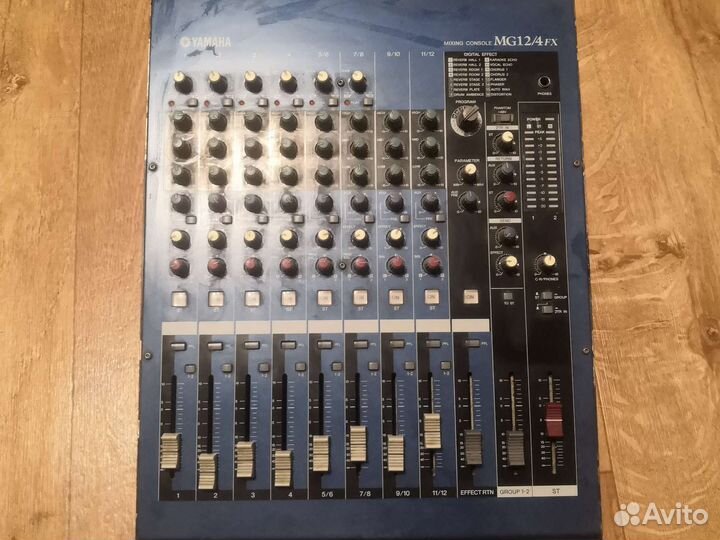Микшерный пульт yamaha mg 12/4FX