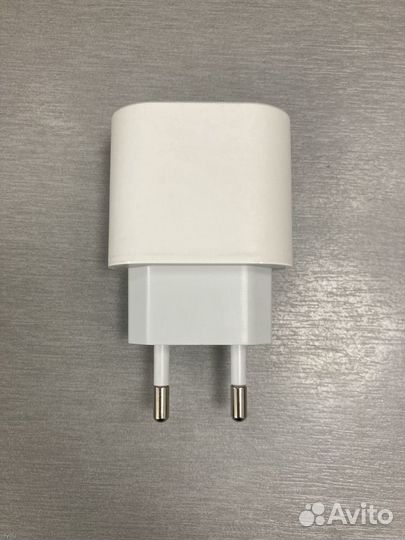 Зарядное устройство Apple 20W (Type-C) для iPhone