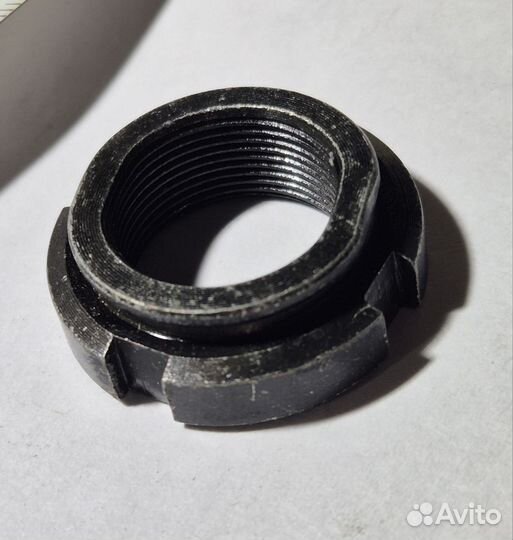 Три гайки шаровой опоры Iveco daily 2006