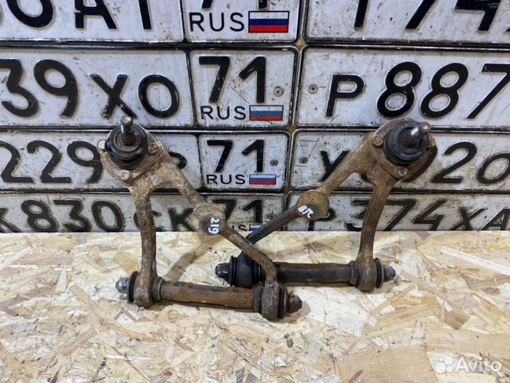 Верхний рычаг Ваз 2131 2003