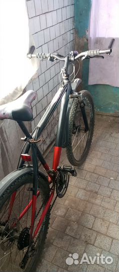 Два велосипеда горный и дорожный