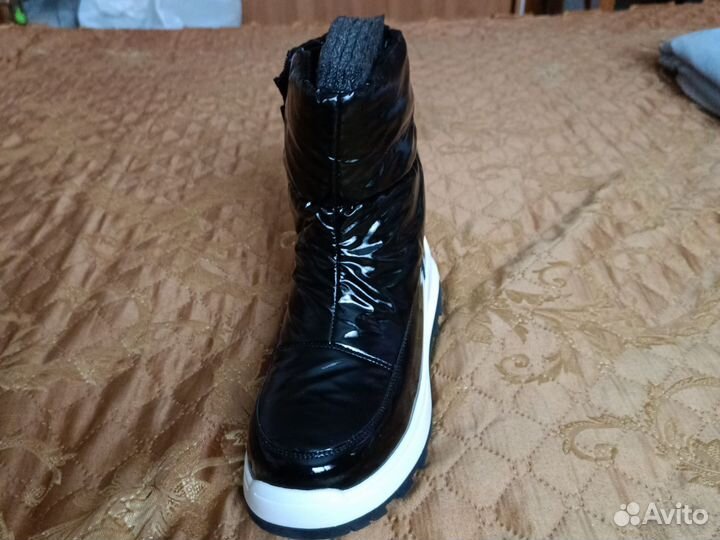 Дутики женские зимние