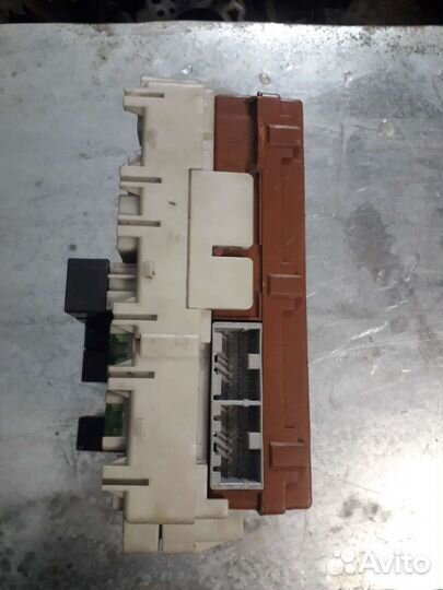 Блок предохранителей салонный Lancer 9 1.6