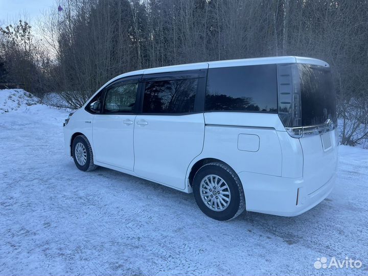 Toyota Voxy 1.8 CVT, 2014, 170 000 км