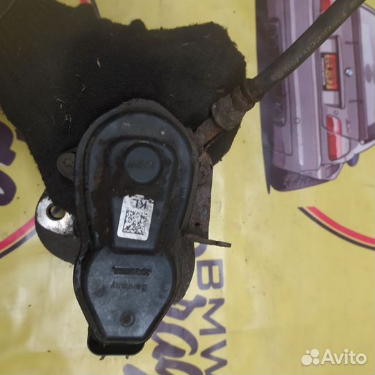 Bmw f10 задний левый суппорт