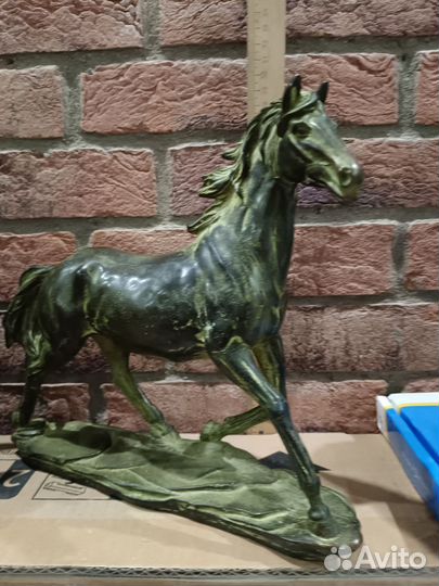 Конь бронза тонированная,новодел