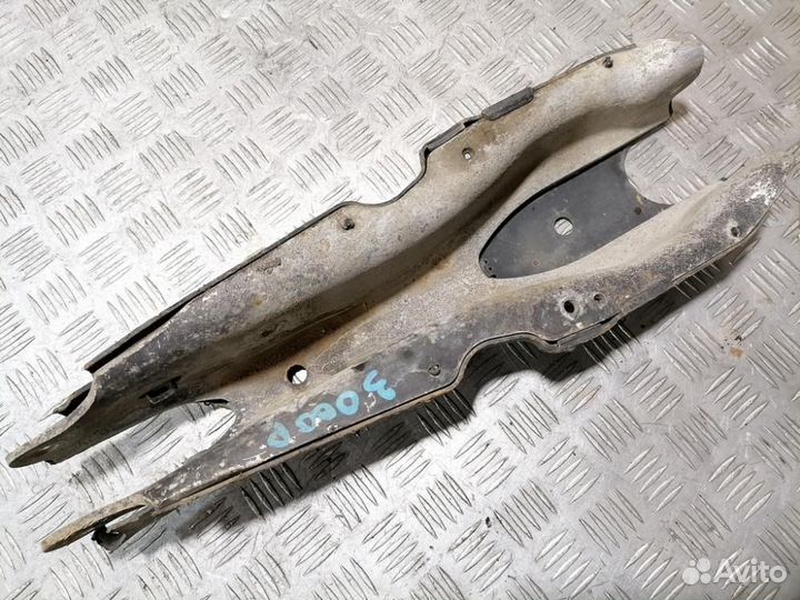Рычаг задний нижний правый S350 221