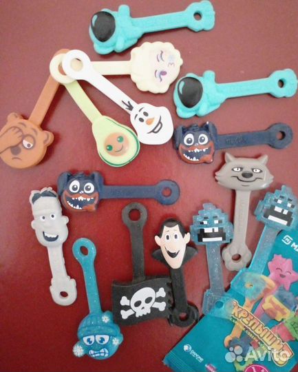 Коллекция разных скрепышей