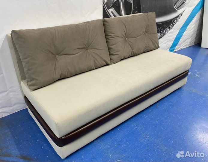 Диван без подлокотников