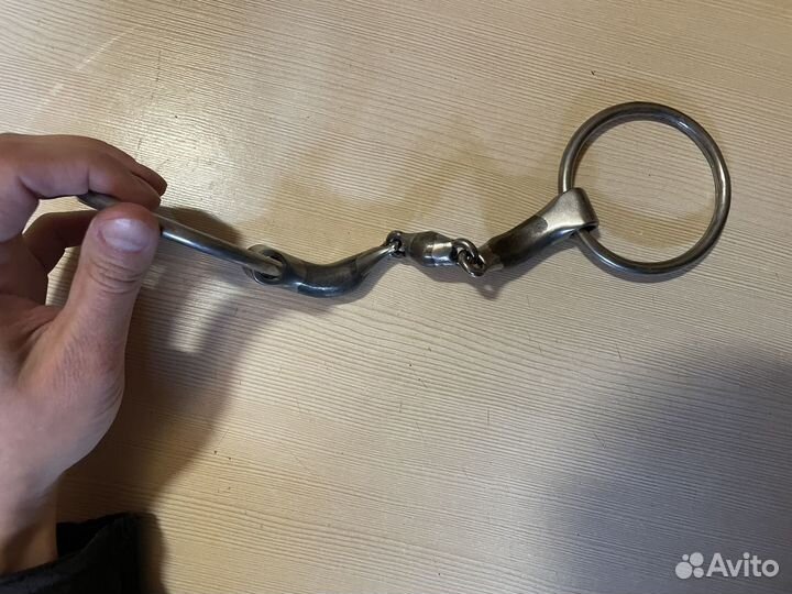 Трензель для лошади