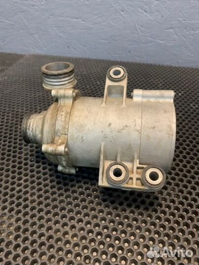 Помпа Bmw 520I F10 N20 2015