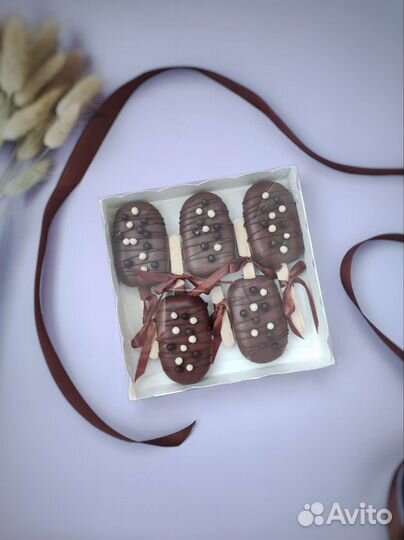 Подарочный набор чизкейков в молочном шоколаде