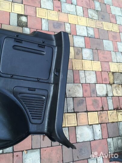 Toyota rav4 2004 обшивка багажника правая нижняя