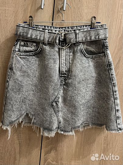 Джинсовая юбка Bershka и подарок футболка Guess