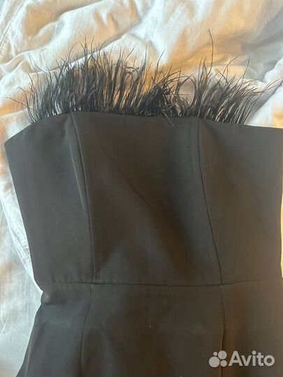 Платье с перьями 44