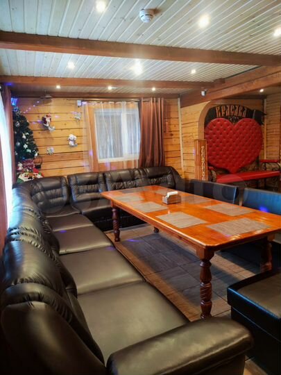 Дом 200 м² на участке 5 сот.