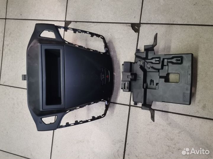 Накладка на центральную консоль Ford Focus 2013