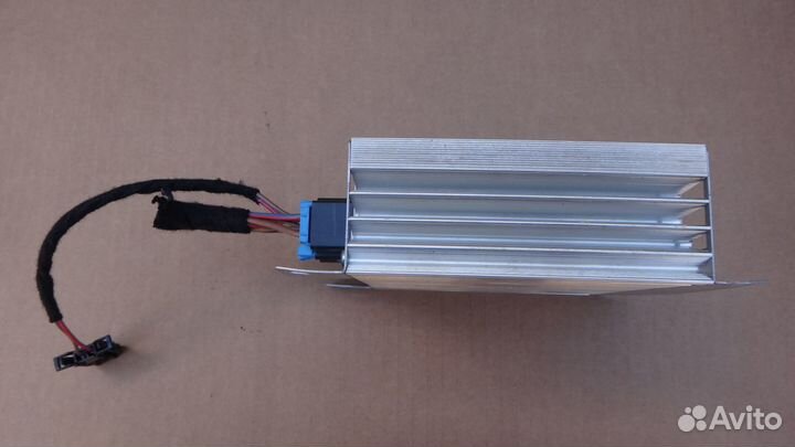 Усилитель штатный Audi A4 B7 8E9035223D